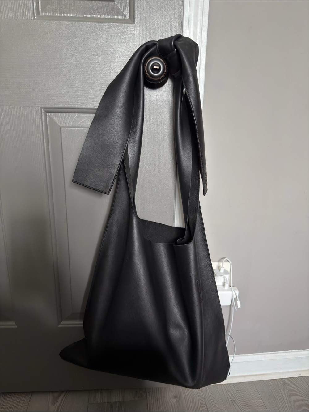 Loewe Black Nappa Oversized Bow Shoulder Bag - Picture 4 of 13